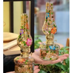 چراغ نفتی شیشه‌ای کوچک با طرح کلاسیک