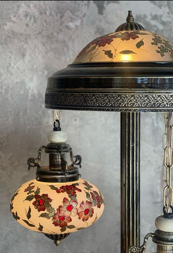خرید چراغ کنار سالنی پایه بلند