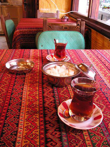 استکان نعلبکی برای رستوران سنتی