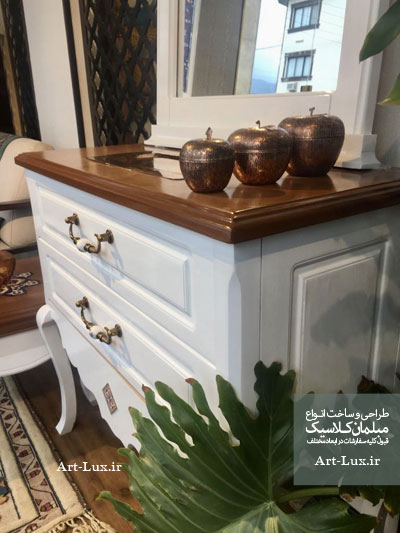 آینه و بوفه چوبی سفید