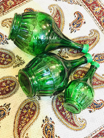 بطری های رنگی خمره ای