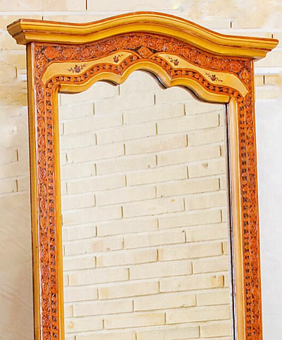 اینه ایستاده کشودار
