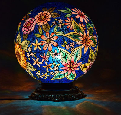چراغ رومیزی با طرح گل