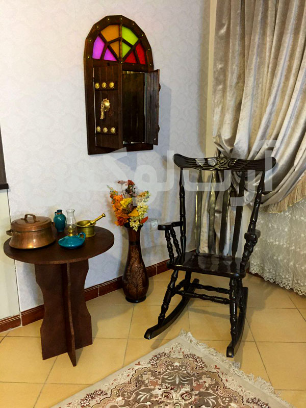 خرید پنجره کلون دار رنگی