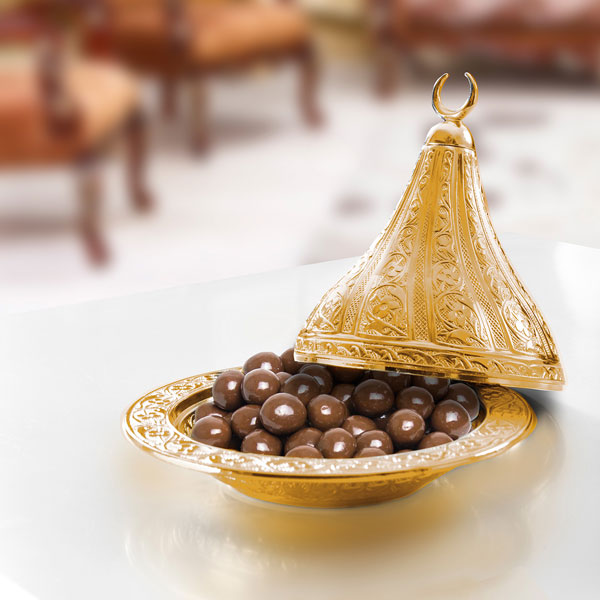 شکلاتخوری در دار طلایی